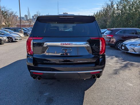 Used 2023 GMC Yukon XL Denali w/ Denali Reserve Package image 4