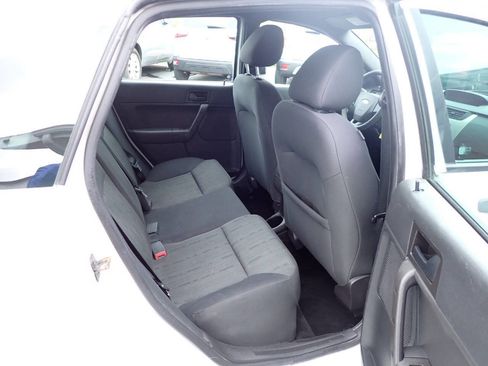 Used 2011 Ford Focus SE FWD image 10