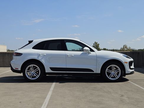 Used 2026 Porsche Macan AWD/4WD image 9
