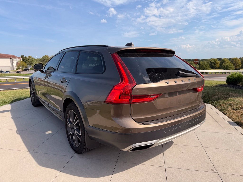 Used 2017 Volvo V90 T6 Cross Country AWD/4WD image 27