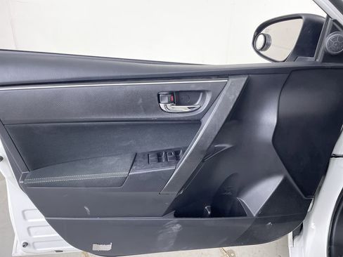 Used 2018 Toyota Corolla LE FWD image 10
