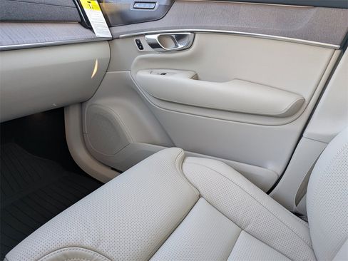 New 2026 Volvo XC90 T8 Ultra w/ Protection Package Premier image 7