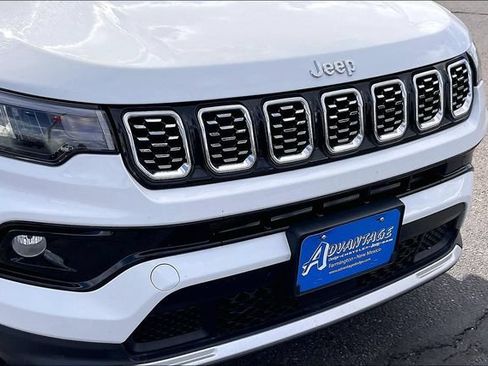 Used 2025 Jeep Compass Limited AWD/4WD image 31