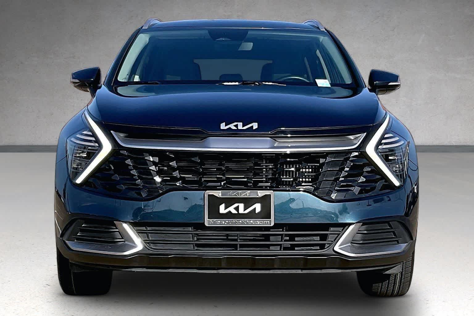 Certified 2025 Kia Sportage EX AWD/4WD image 6