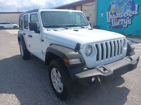 Used 2019 Jeep Wrangler Unlimited Sport S AWD/4WD image 3