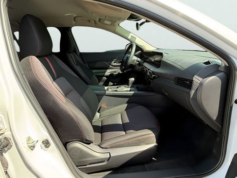 Certified 2026 Nissan Sentra SR w/ Floor Mat Package FWD image 19