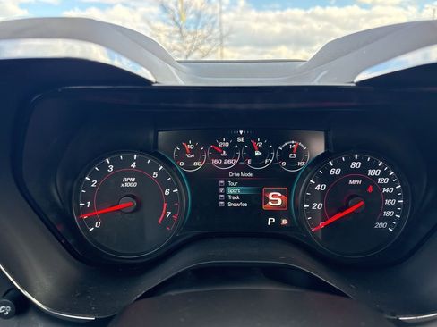 Used 2018 Chevrolet Camaro SS w/ Hot Wheels Edition image 26