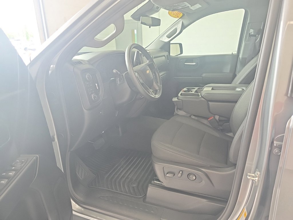 Used 2026 Chevrolet Silverado 1500 Custom w/ Turbomax Blackout Package AWD/4WD image 32