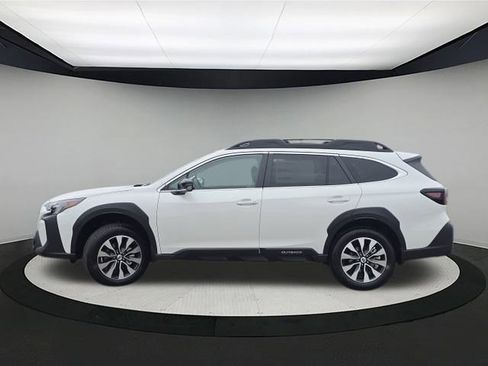 New 2025 Subaru Outback Limited image 4