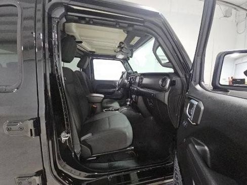 Used 2022 Jeep Gladiator Sport AWD/4WD image 2