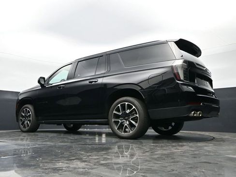 Used 2025 Chevrolet Suburban RST w/ Comfort Package AWD/4WD image 43