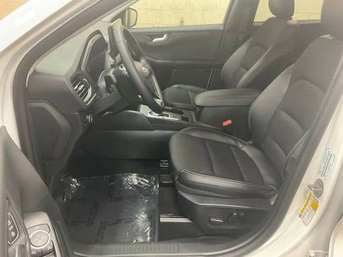 New 2026 Ford Escape SE w/ Class II Trailer Tow Package image 7