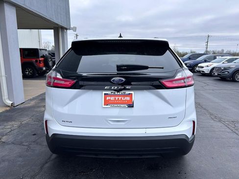 Used 2024 Ford Edge SE image 4