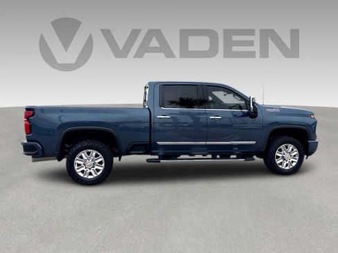 Used 2025 Chevrolet Silverado 2500 High Country w/ Technology Package AWD/4WD image 24