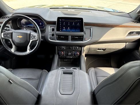 Used 2023 Chevrolet Tahoe Premier w/ Advanced Technology Package RWD image 4
