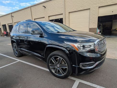 Used 2019 GMC Acadia Denali image 7