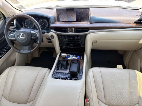 Used 2021 Lexus LX 570 4WD w/ Luxury Package image 25