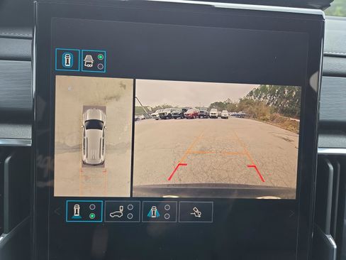 Used 2024 GMC Acadia Elevation image 23