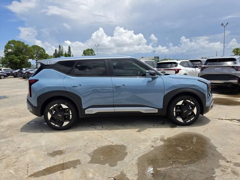 New 2027 Kia Seltos S FWD image 9