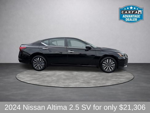 Used 2024 Nissan Altima 2.5 SV AWD/4WD image 2