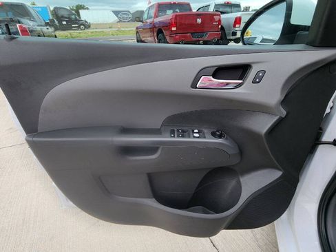 Used 2017 Chevrolet Sonic LT FWD image 9