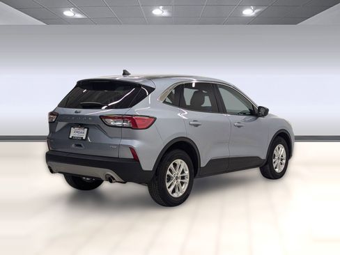 Used 2022 Ford Escape SE w/ Cold Weather Package image 7