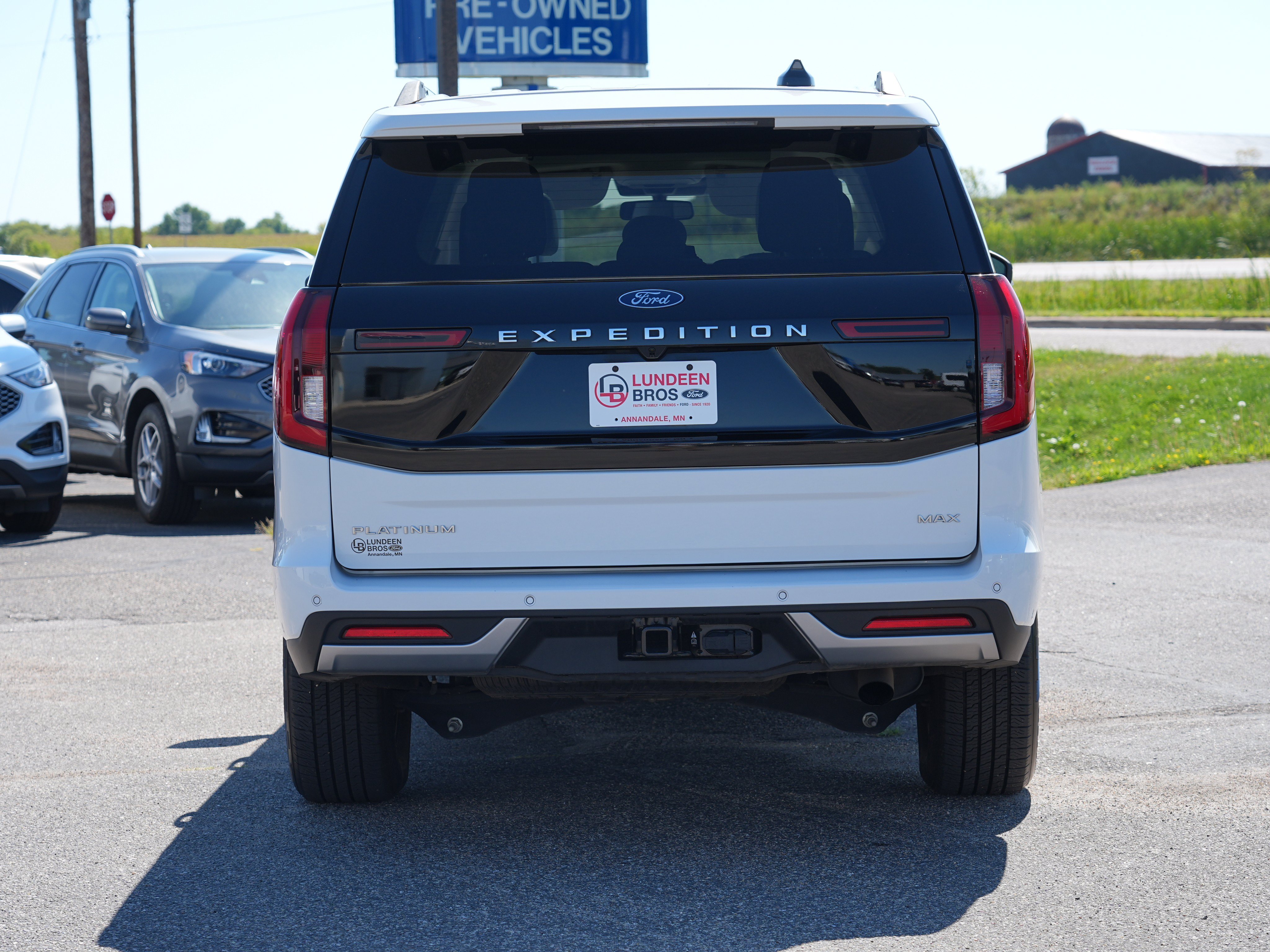 Used 2025 Ford Expedition Max Platinum AWD/4WD image 4