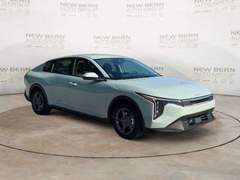 New 2026 Kia K4 FWD image 7
