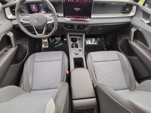 New 2026 Volkswagen Tiguan SE R-Line image 17