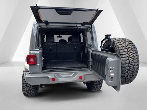 Used 2023 Jeep Wrangler Unlimited Sahara AWD/4WD image 32