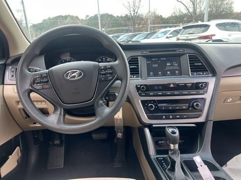 Used 2017 Hyundai Sonata Sport image 8