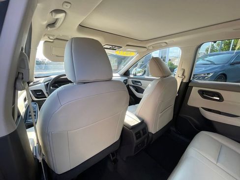 Certified 2023 Nissan Rogue SV w/ SV Premium B Package AWD/4WD image 12