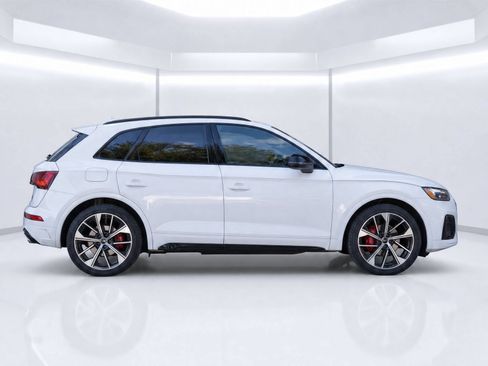 Certified 2023 Audi SQ5 Premium Plus w/ Premium Plus Package AWD/4WD image 3