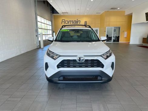 Used 2025 Toyota RAV4 XLE w/ Convenience Package AWD/4WD image 7