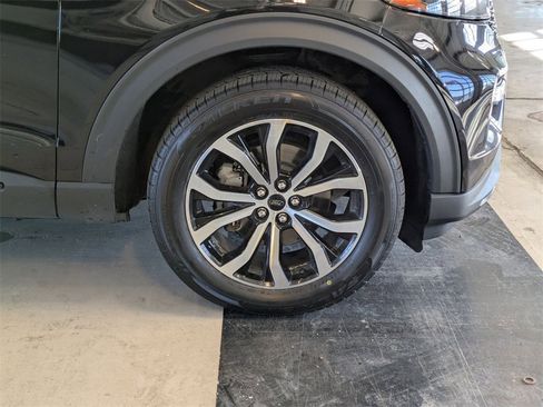 Used 2022 Ford Explorer ST-Line w/ Class IV Trailer Tow Package image 24