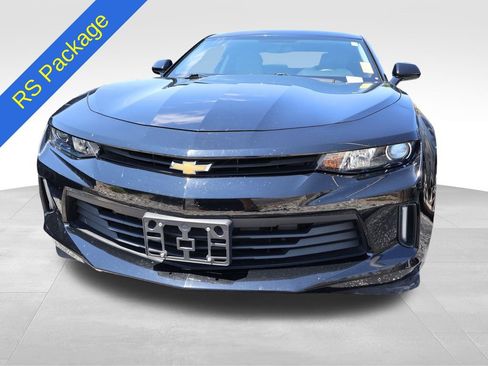 Used 2017 Chevrolet Camaro LT RWD image 4
