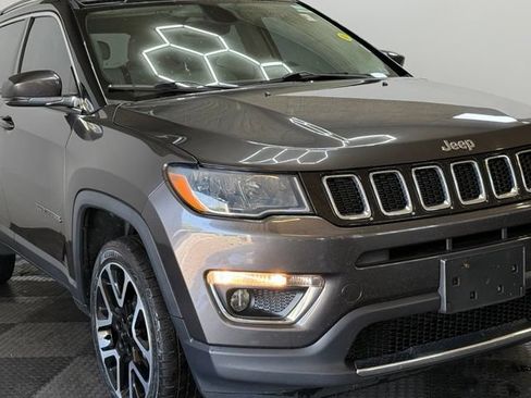 Used 2018 Jeep Compass Limited w/ Navigation Group AWD/4WD image 3