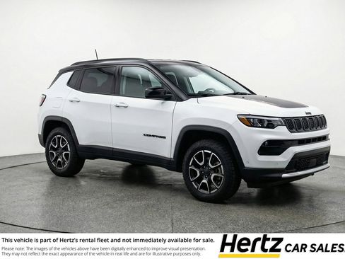 Used 2025 Jeep Compass Trailhawk image 1