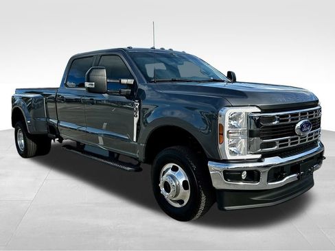 Used 2026 Ford F350 XLT image 3