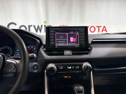 Used 2021 Toyota RAV4 XLE AWD/4WD image 29