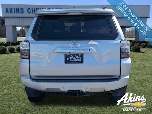 Used 2022 Toyota 4Runner SR5 AWD/4WD image 5