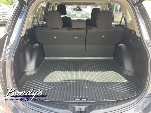 Used 2018 Toyota RAV4 XLE FWD image 14