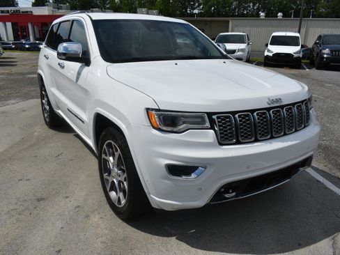 Used 2021 Jeep Grand Cherokee Overland AWD/4WD image 4