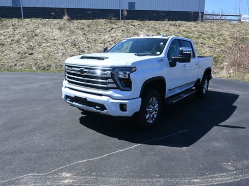 New 2026 Chevrolet Silverado 3500 High Country w/ High Country Premium Package AWD/4WD image 5