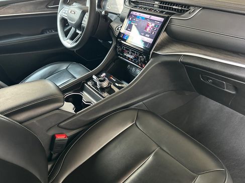 Used 2024 Jeep Grand Cherokee Limited 4xe image 16