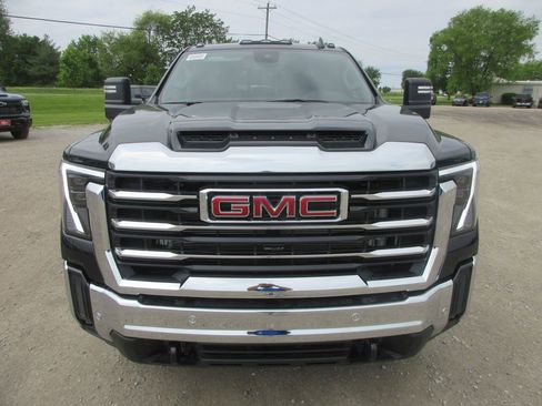 New 2026 GMC Sierra 3500 SLE w/ SLE Value Package AWD/4WD image 12