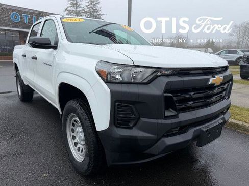 Used 2024 Chevrolet Colorado W/T RWD image 1