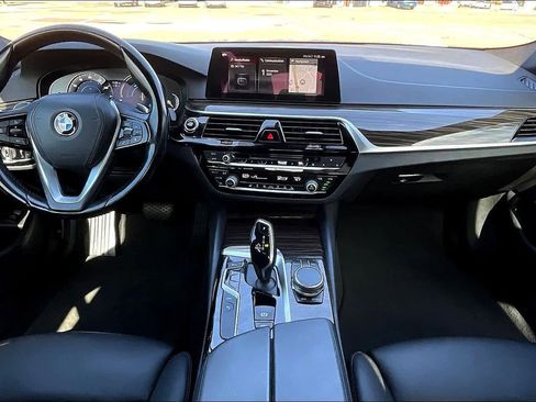 Used 2018 BMW 530e image 10