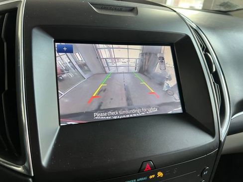 Used 2020 Ford Edge Titanium image 24