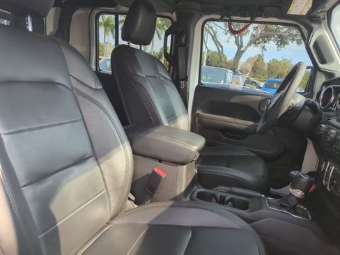 Used 2023 Jeep Gladiator Sport AWD/4WD image 26